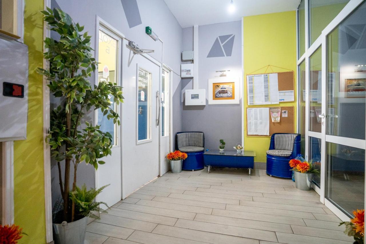 Cozy Little Apartment In Studentski Grad Sofia Exterior foto