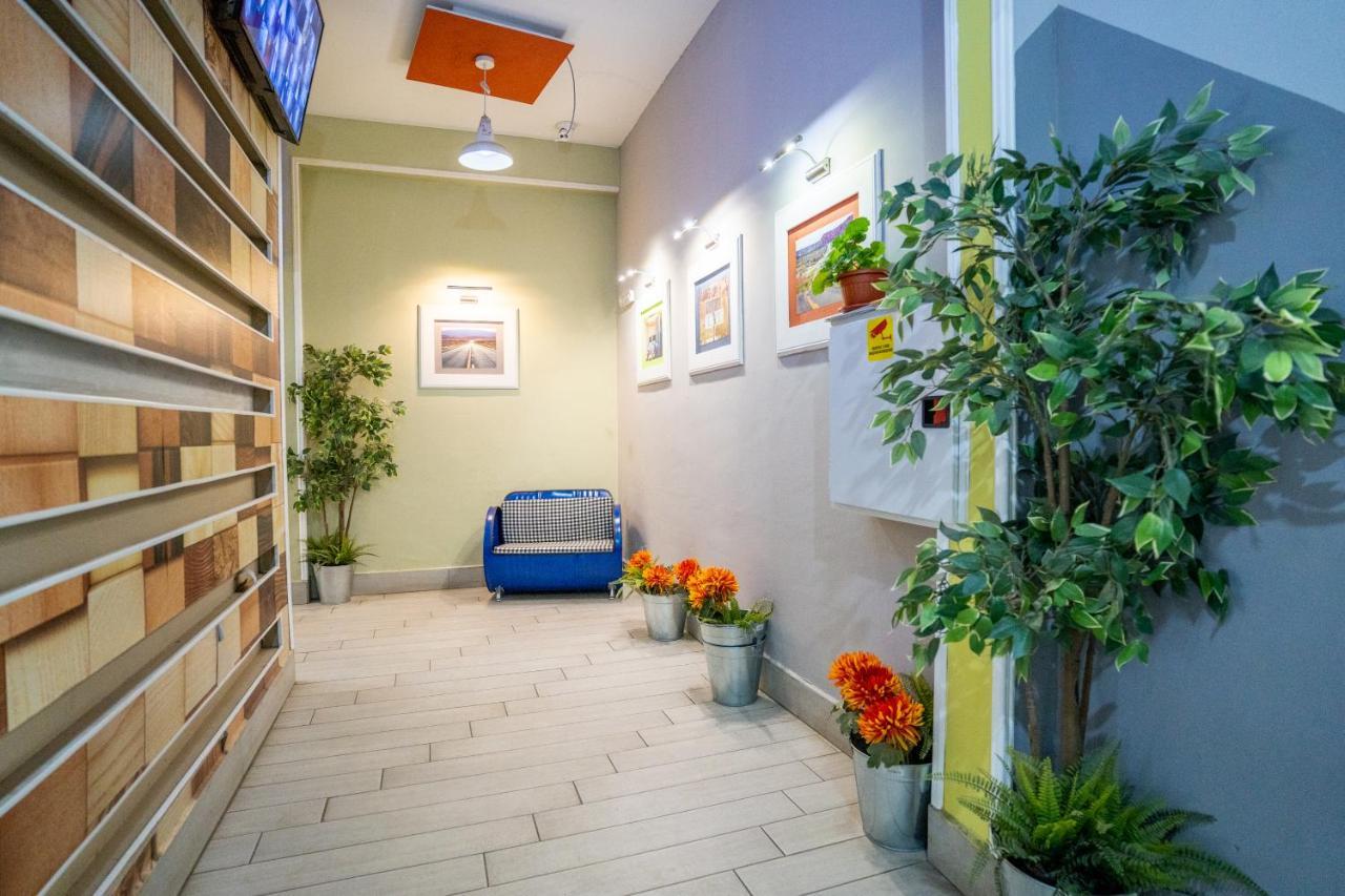 Cozy Little Apartment In Studentski Grad Sofia Exterior foto